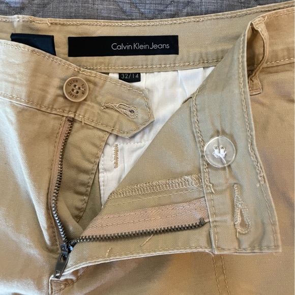 Calvin Klein Jeans Tan Khaki Women's Shorts Size 32 / 14 - Picture 3 of 3